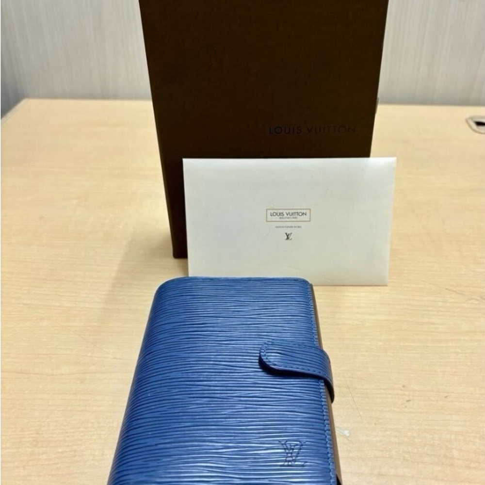 Louis Vuitton Elegant Blue Epi PM Agenda/Wallet